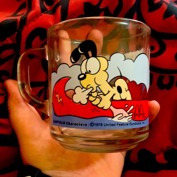 I am selling a 1978 Garfield cup